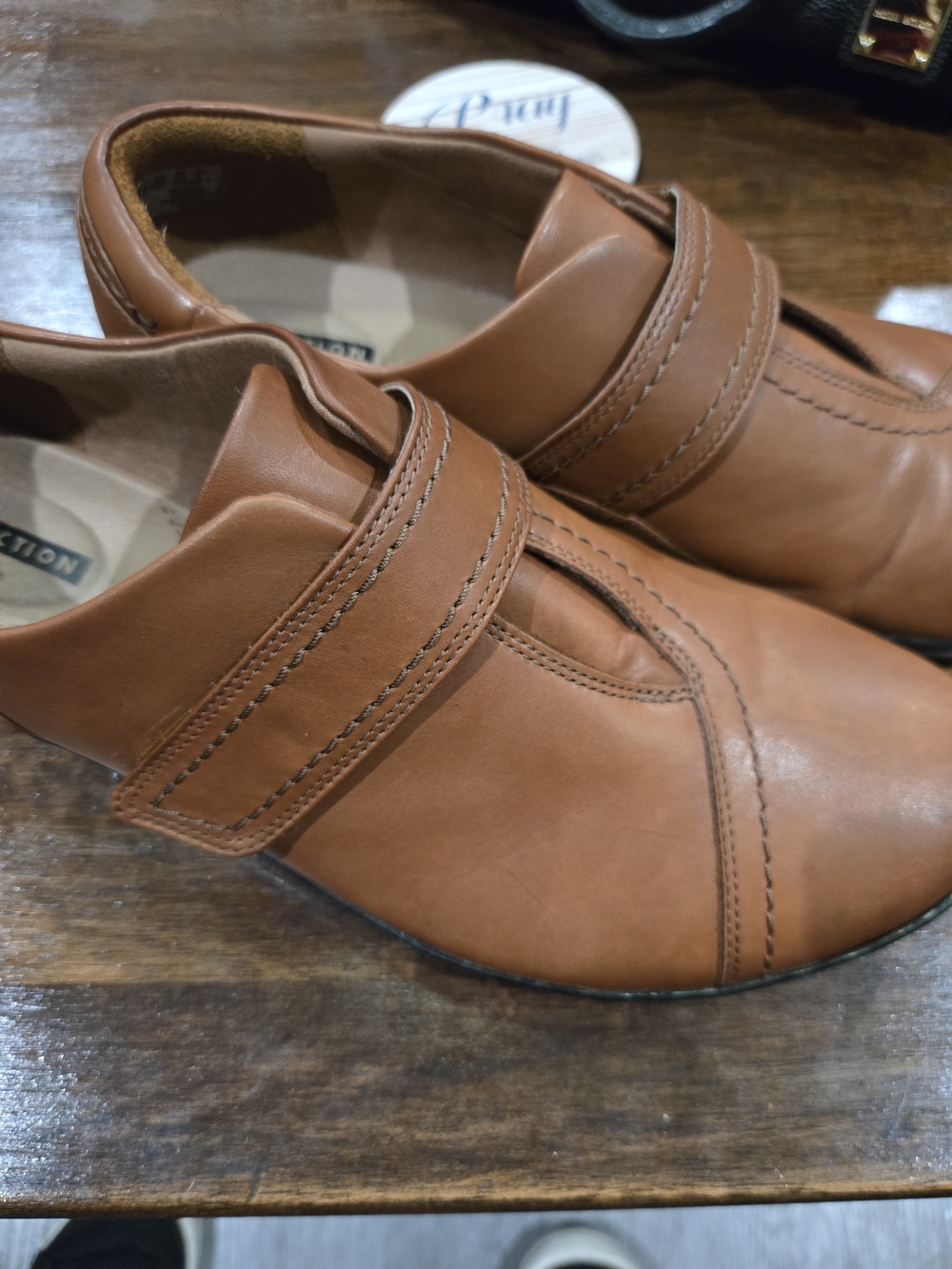 Clarks Women's Tan Leather Slip-On Flats with Hook Strap. 12W - Picture 3 of 5